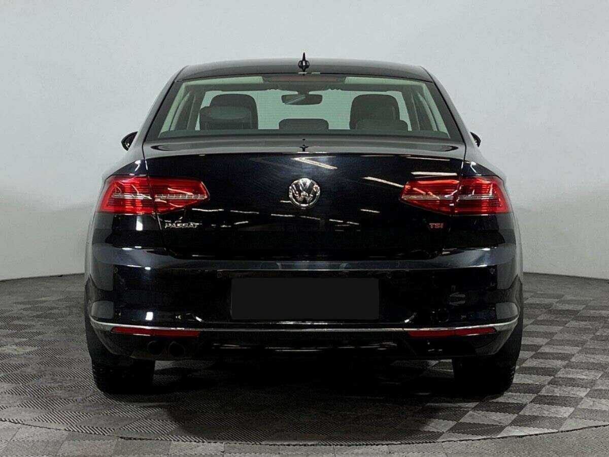 Volkswagen Passat 2017 года с пробегом. Фото: #5