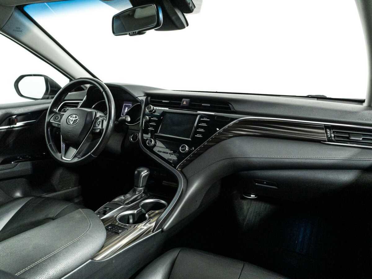Toyota Camry 2019 года с пробегом. Фото: #8