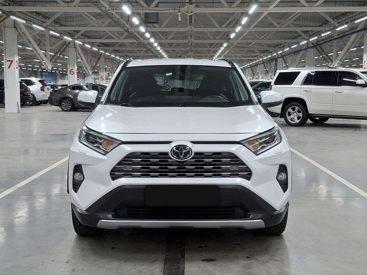 Toyota RAV4 2021 года с пробегом. Фото: #1