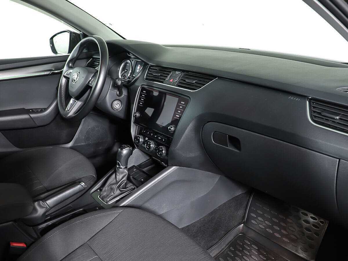 Skoda Octavia 2018 года с пробегом. Фото: #8