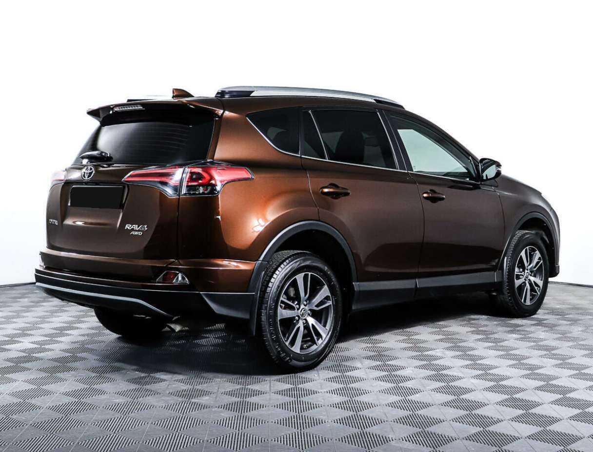 Toyota RAV4 2018 года с пробегом. Фото: #4