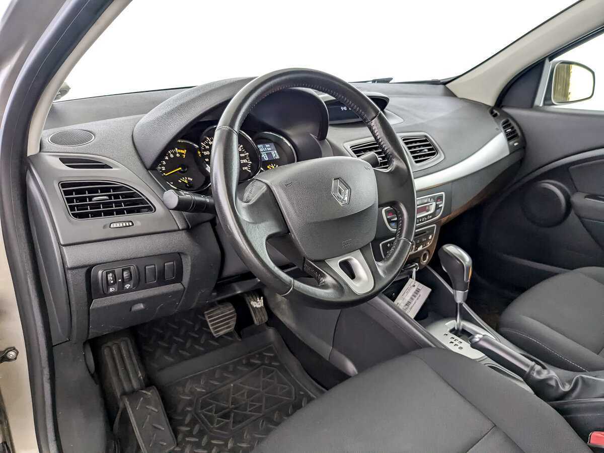 Renault Fluence 2012 года с пробегом. Фото: #13