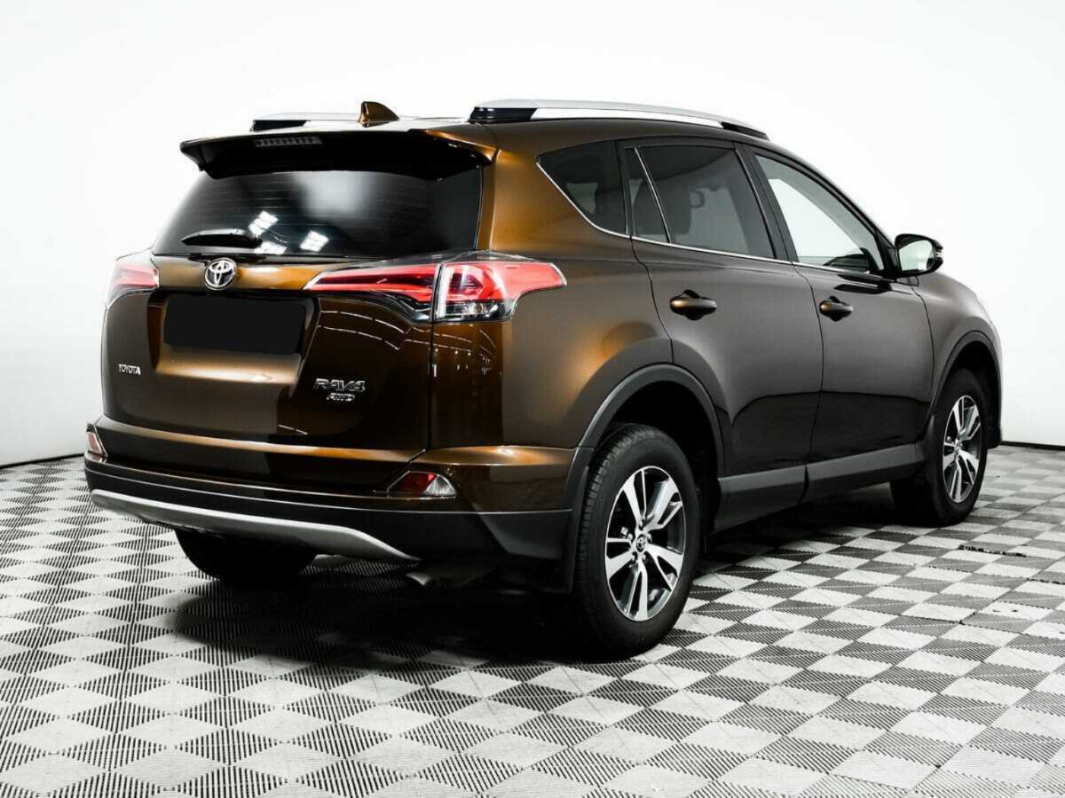 Toyota RAV4 2017 года с пробегом. Фото: #4