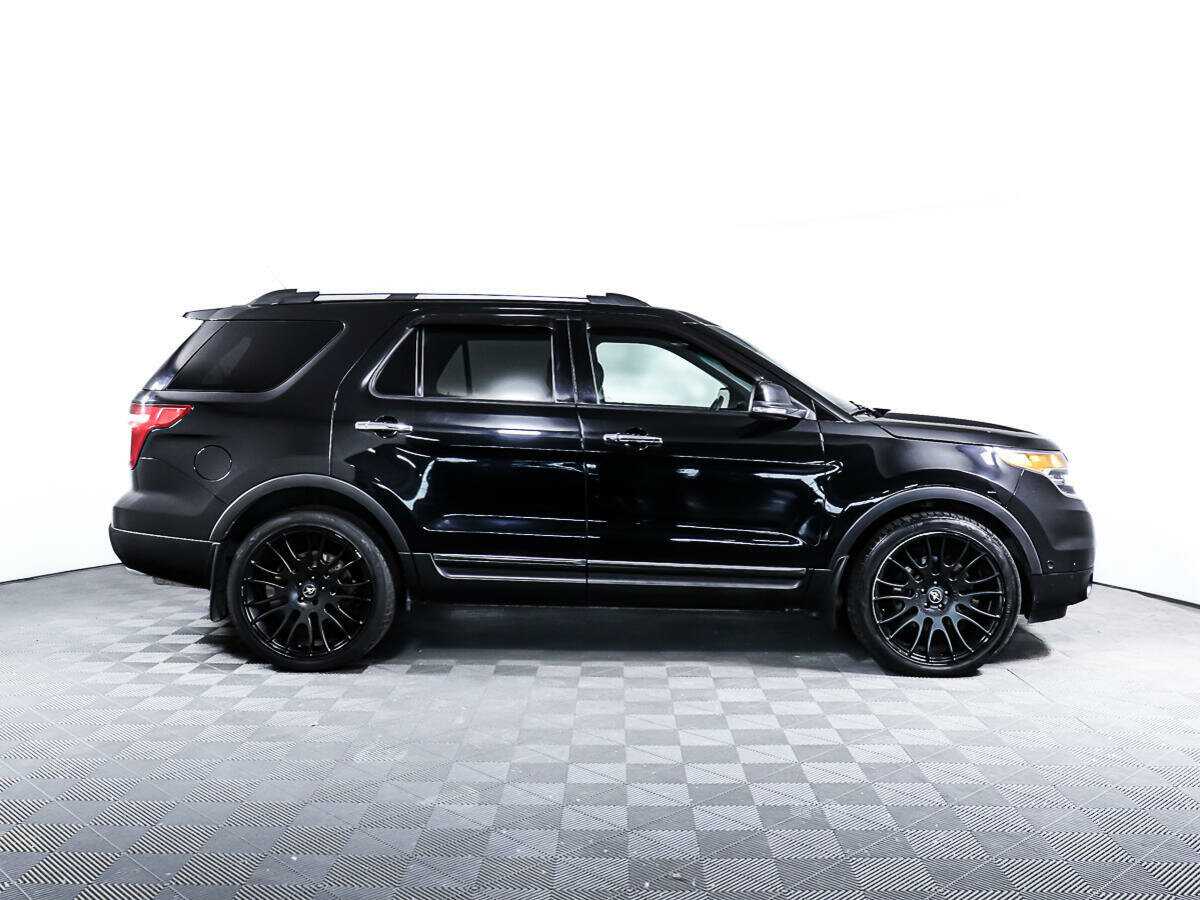 Ford Explorer 2013 года с пробегом. Фото: #3