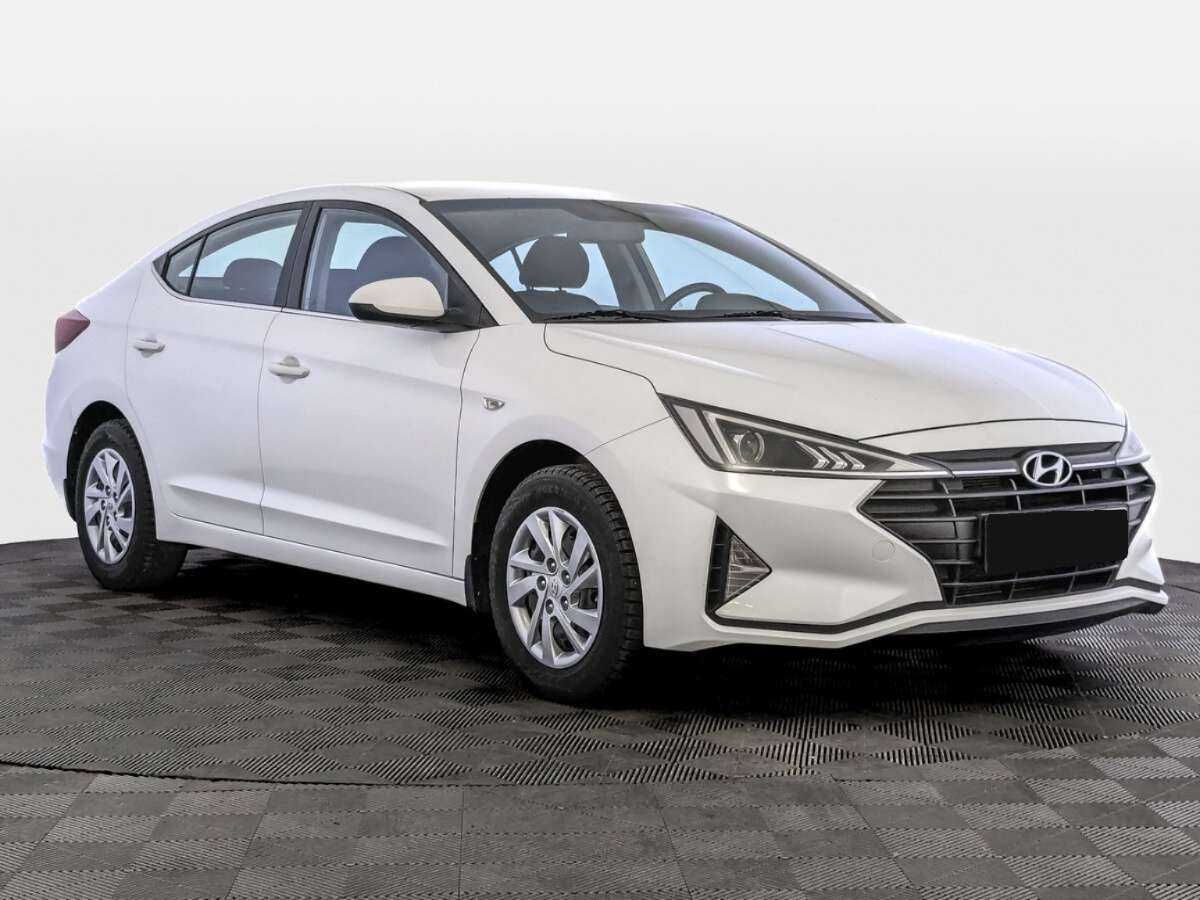 Hyundai Elantra 2020 года с пробегом. Фото: #2