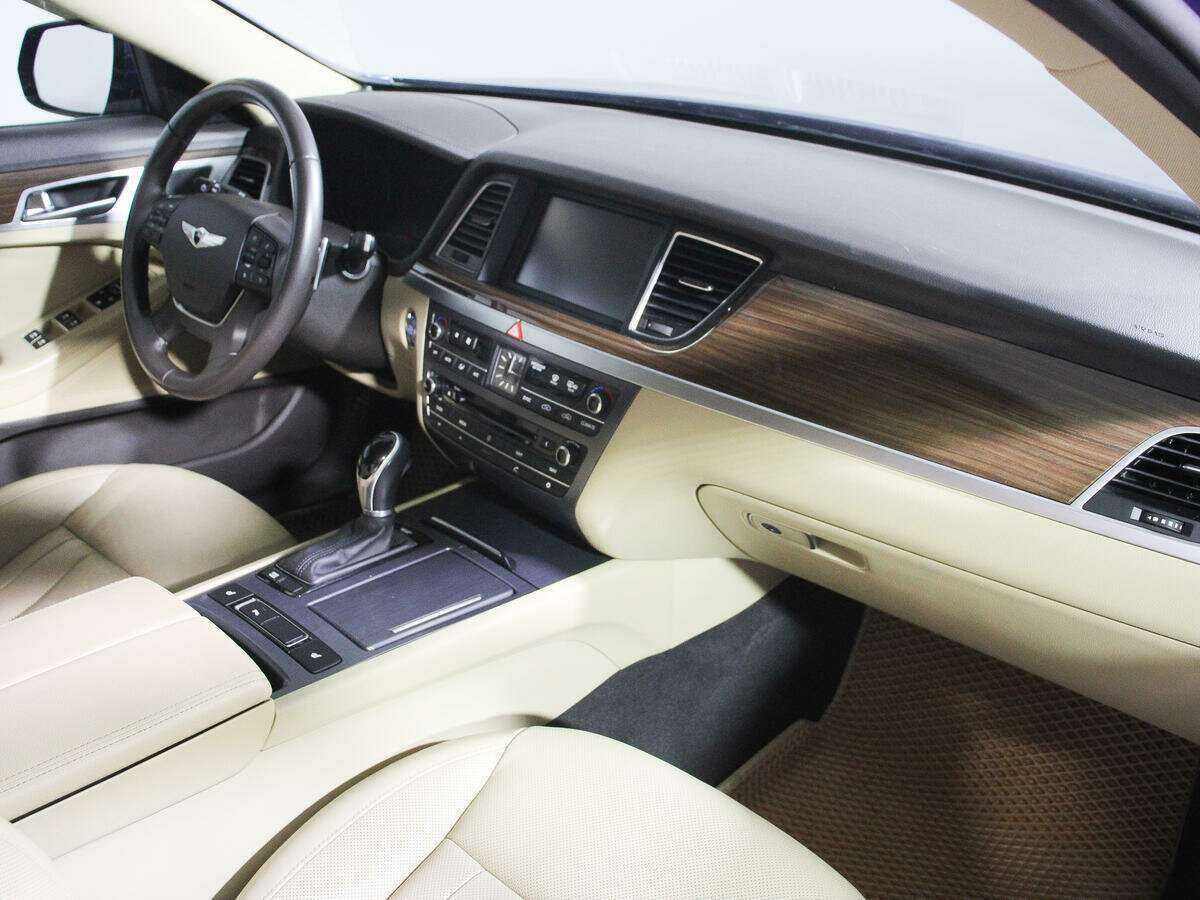 Hyundai Genesis 2015 года с пробегом. Фото: #6