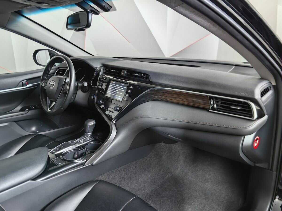 Toyota Camry 2019 года с пробегом. Фото: #8