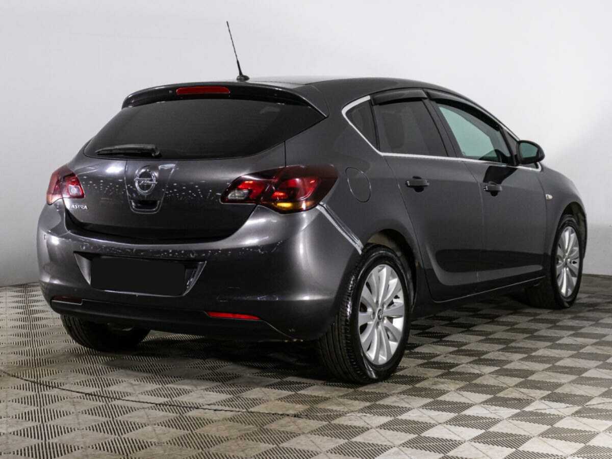 Opel Astra 2012 года с пробегом. Фото: #4
