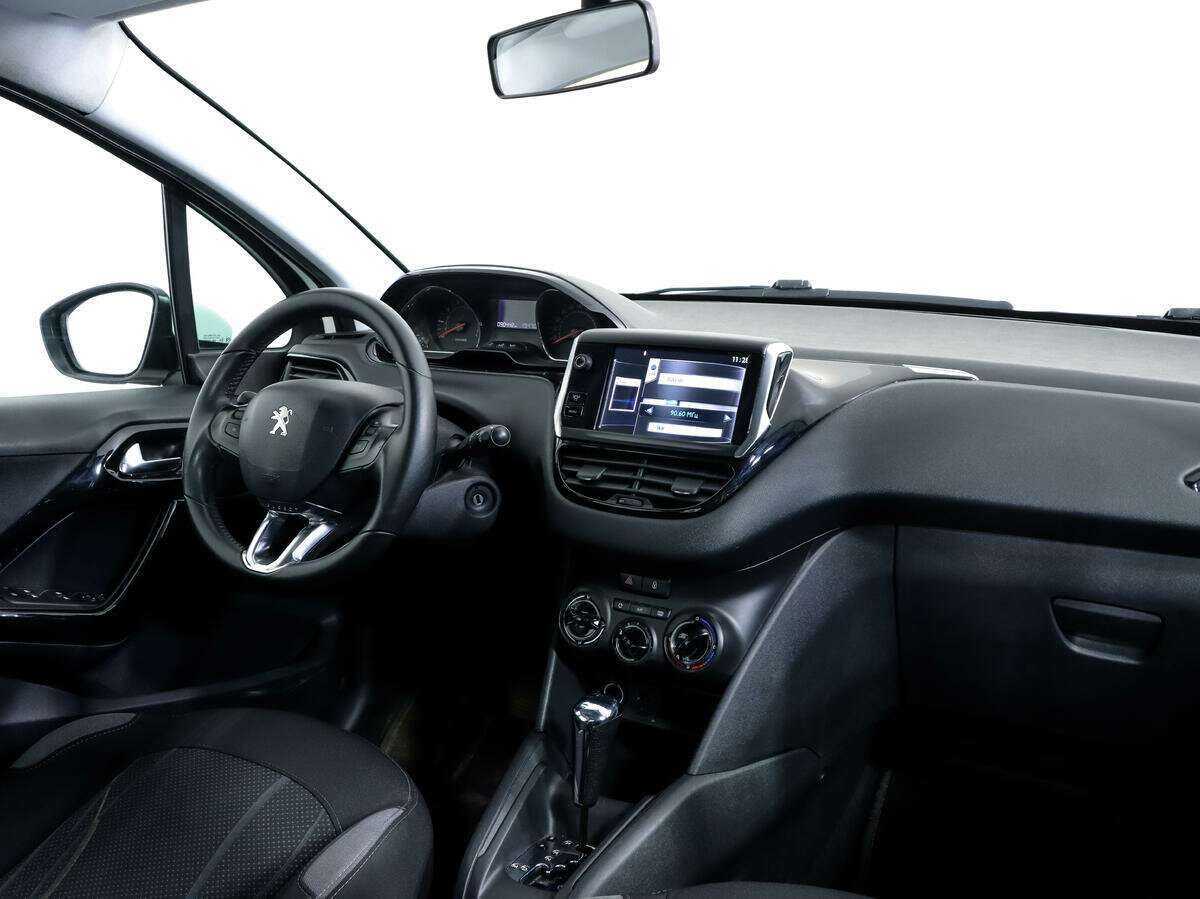 Peugeot 208 2013 года с пробегом. Фото: #8