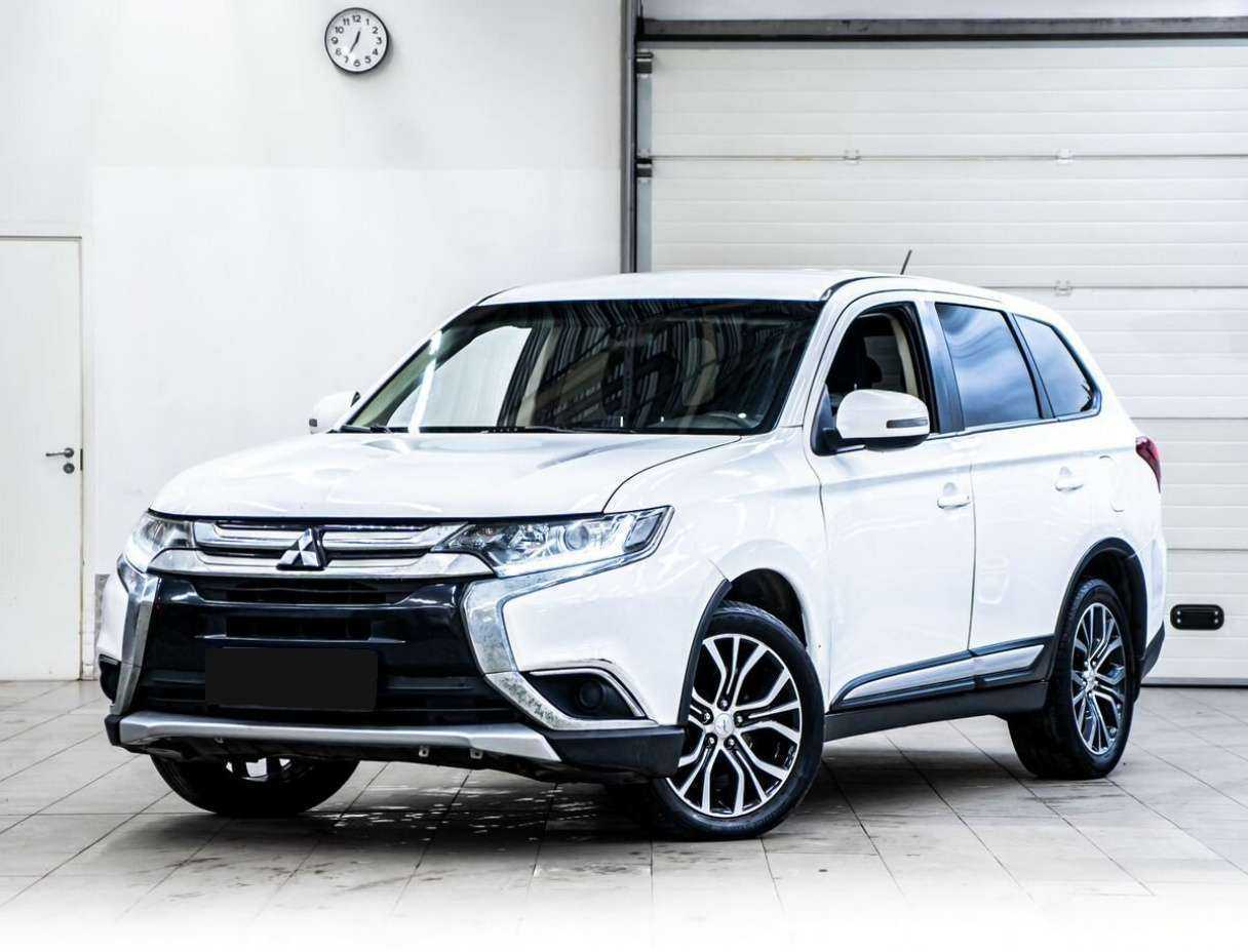 Mitsubishi Outlander 2015 года с пробегом. Посмотреть фото