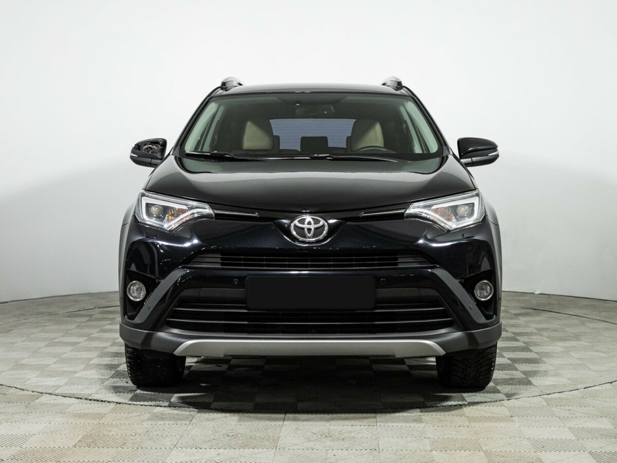 Toyota RAV4 2017 года с пробегом. Фото: #1
