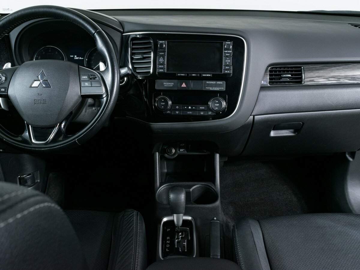 Mitsubishi Outlander 2015 года с пробегом. Фото: #9