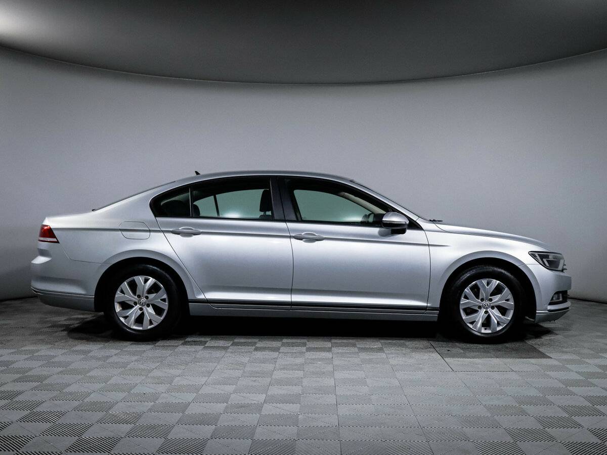 Volkswagen Passat 2017 года с пробегом. Фото: #3