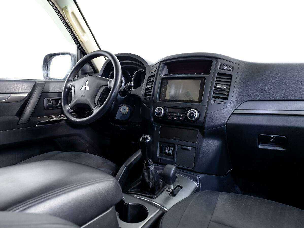 Mitsubishi Pajero 2013 года с пробегом. Фото: #7