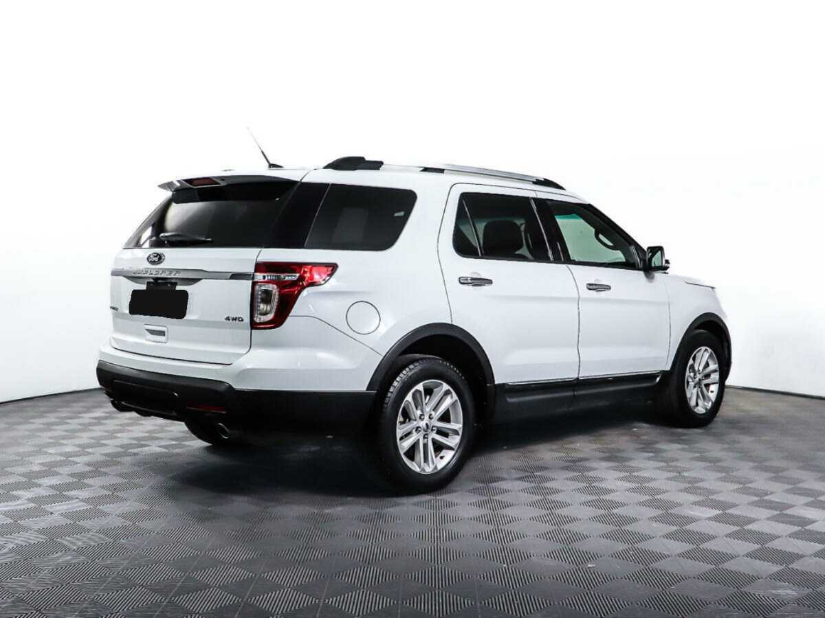 Ford Explorer 2013 года с пробегом. Фото: #4
