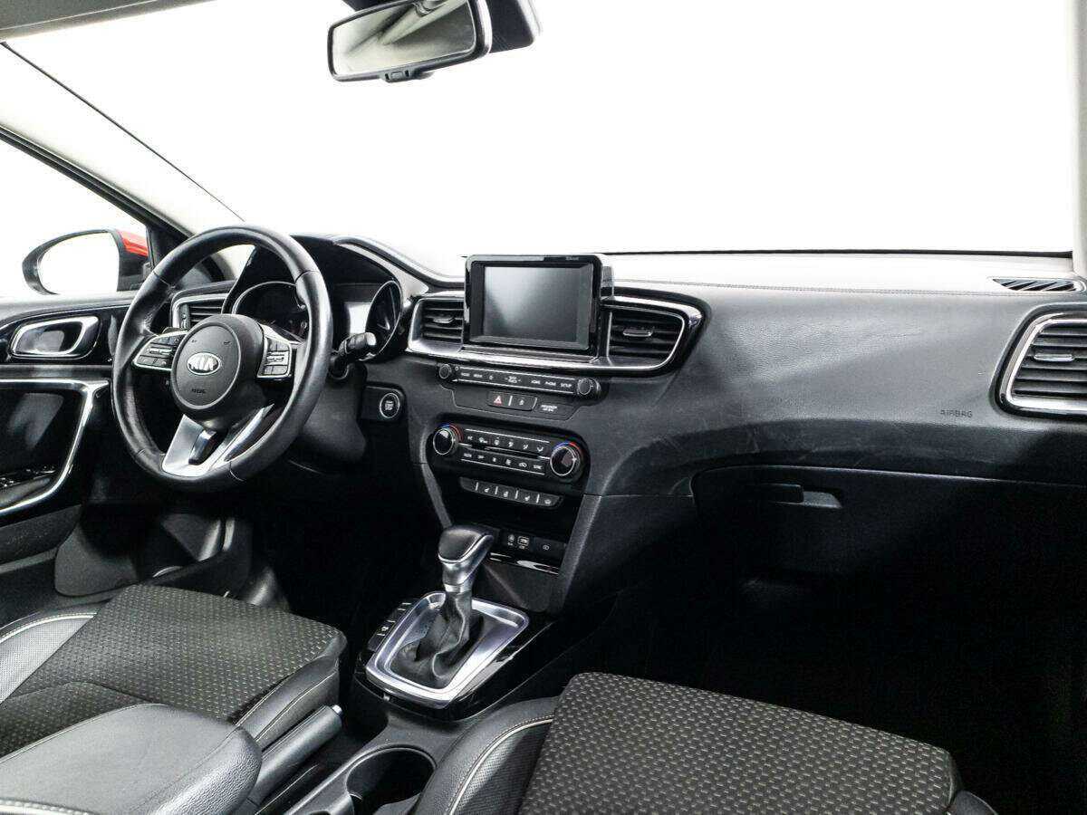 Kia Ceed 2019 года с пробегом. Фото: #8