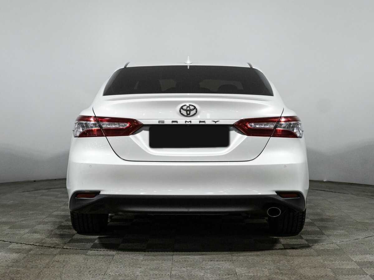 Toyota Camry 2018 года с пробегом. Фото: #5