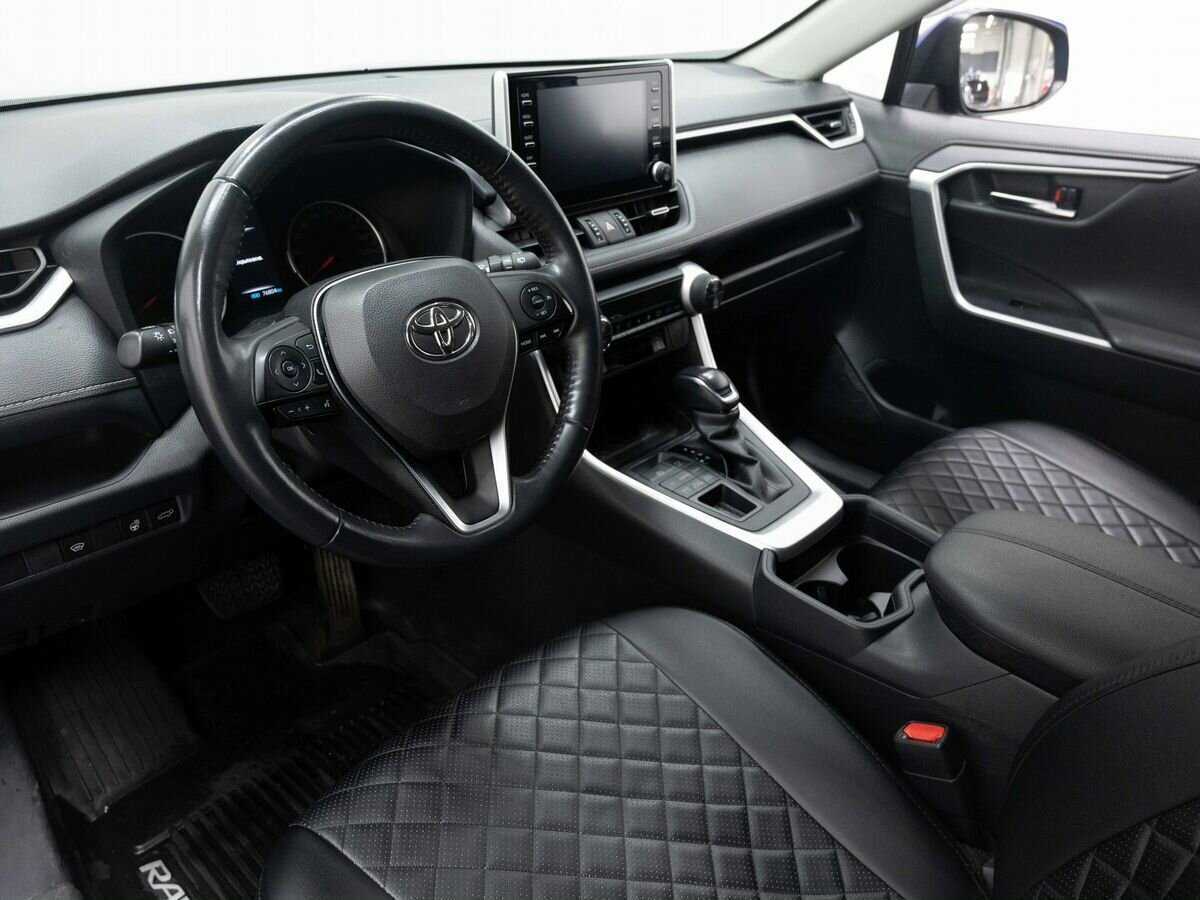 Toyota RAV4 2021 года с пробегом. Фото: #7
