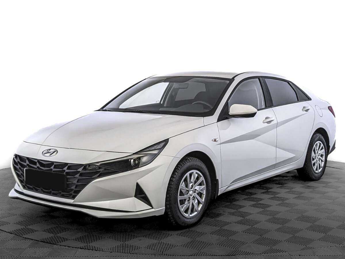 Hyundai Elantra 2022 года с пробегом. Посмотреть фото