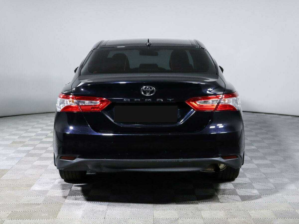 Toyota Camry 2021 года с пробегом. Фото: #5