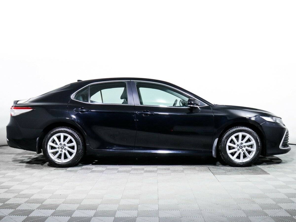 Toyota Camry 2021 года с пробегом. Фото: #3