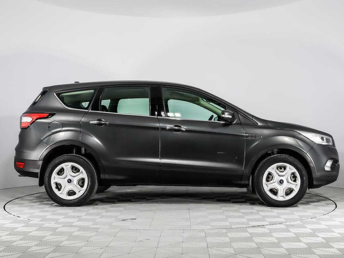 Ford Kuga 2018 года с пробегом. Фото: #3