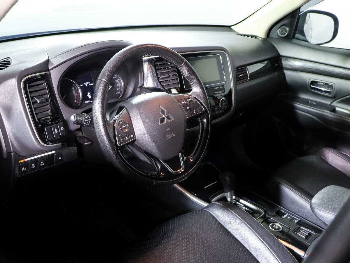 Mitsubishi Outlander 2018 года с пробегом. Фото: #11