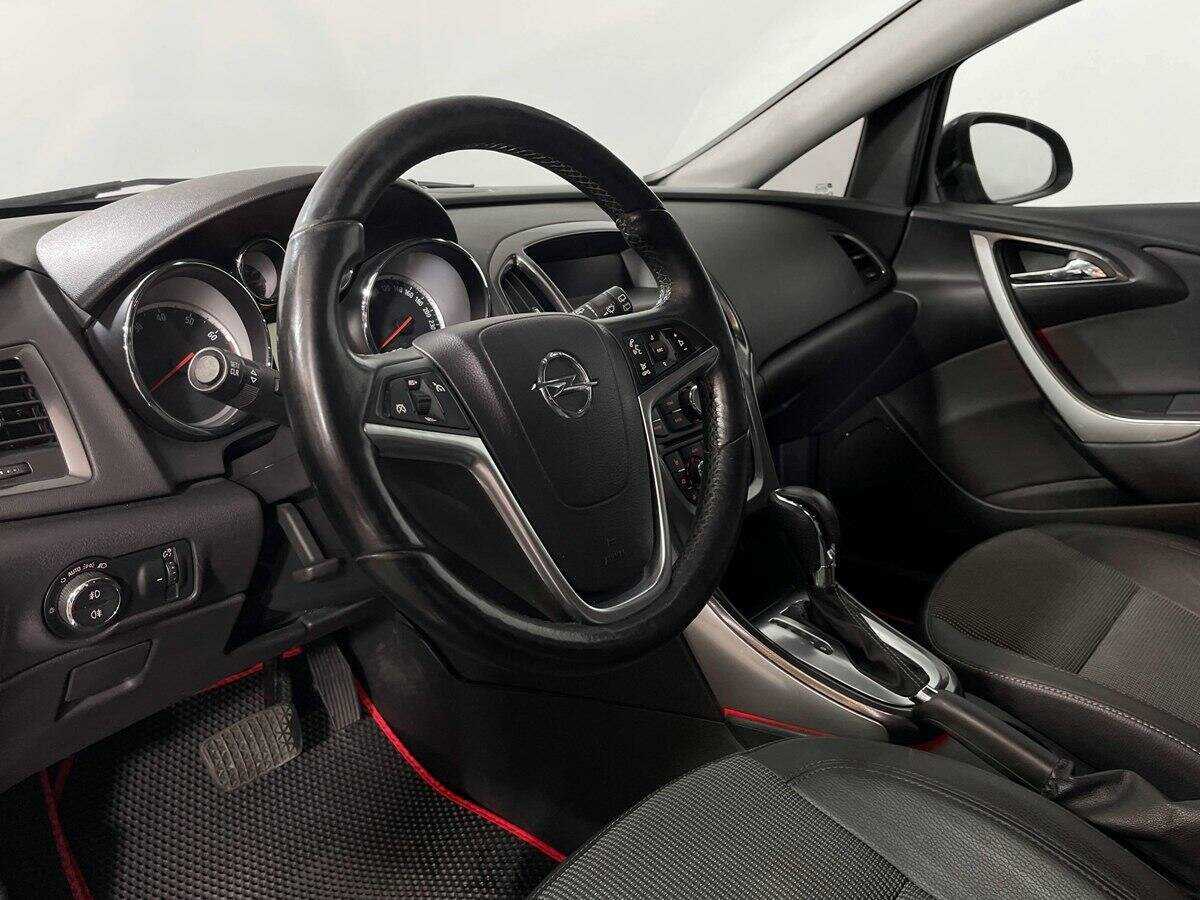 Opel Astra 2012 года с пробегом. Фото: #12