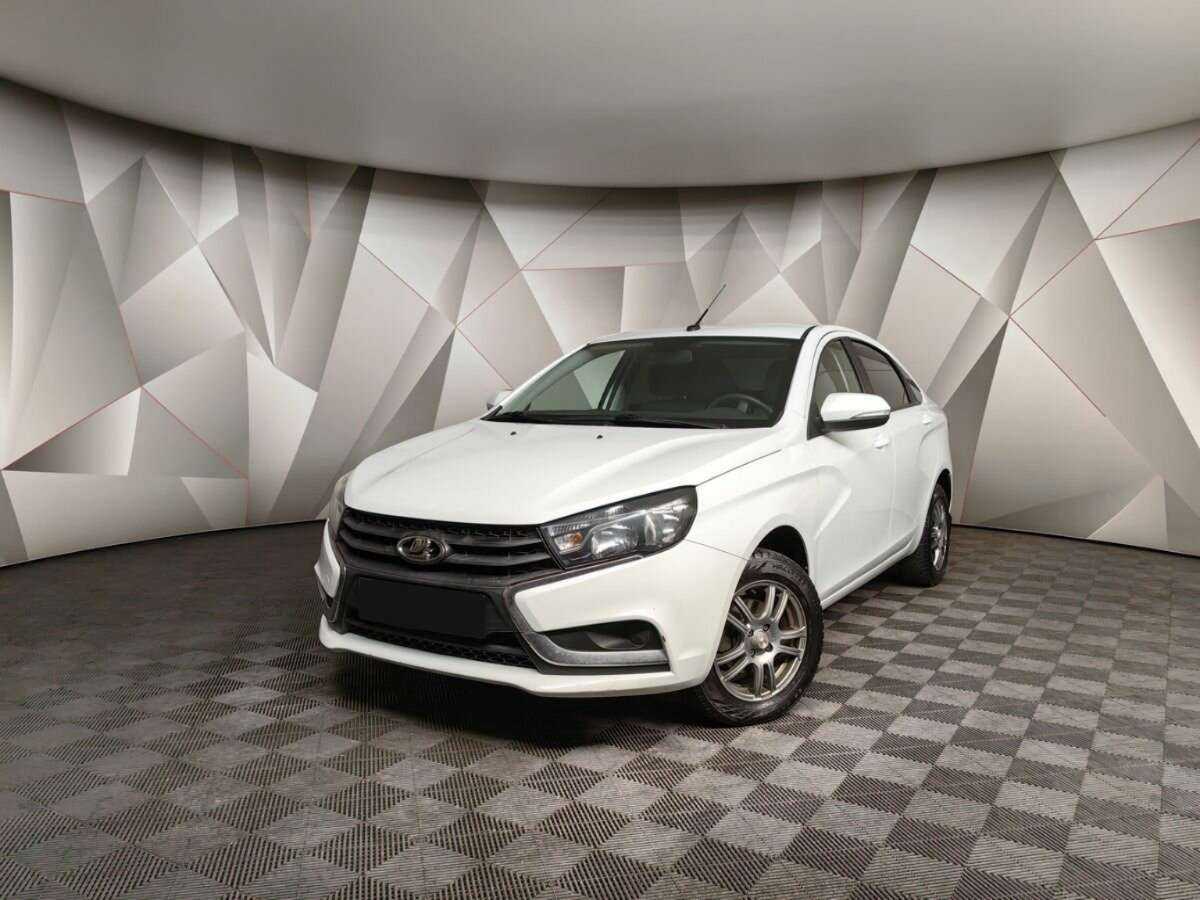 Lada (ВАЗ) Vesta 2018 года с пробегом. Посмотреть фото