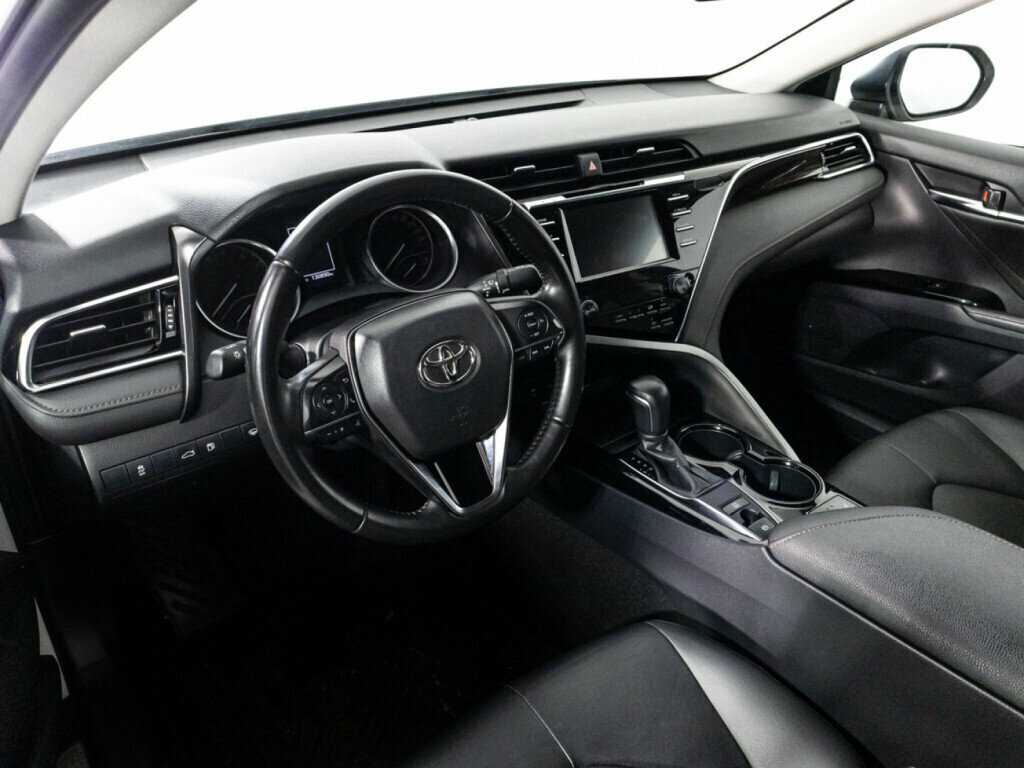 Toyota Camry 2018 года с пробегом. Фото: #10