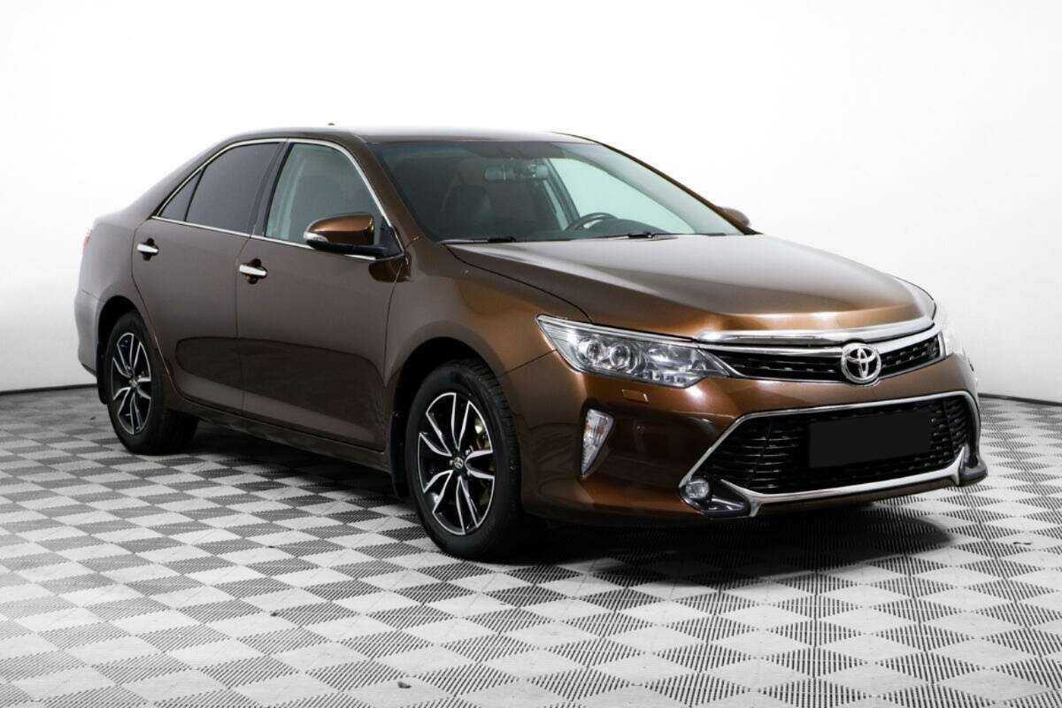 Toyota Camry 2017 года с пробегом. Фото: #2