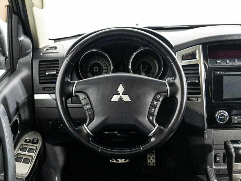 Mitsubishi Pajero 2014 года с пробегом. Фото: #17