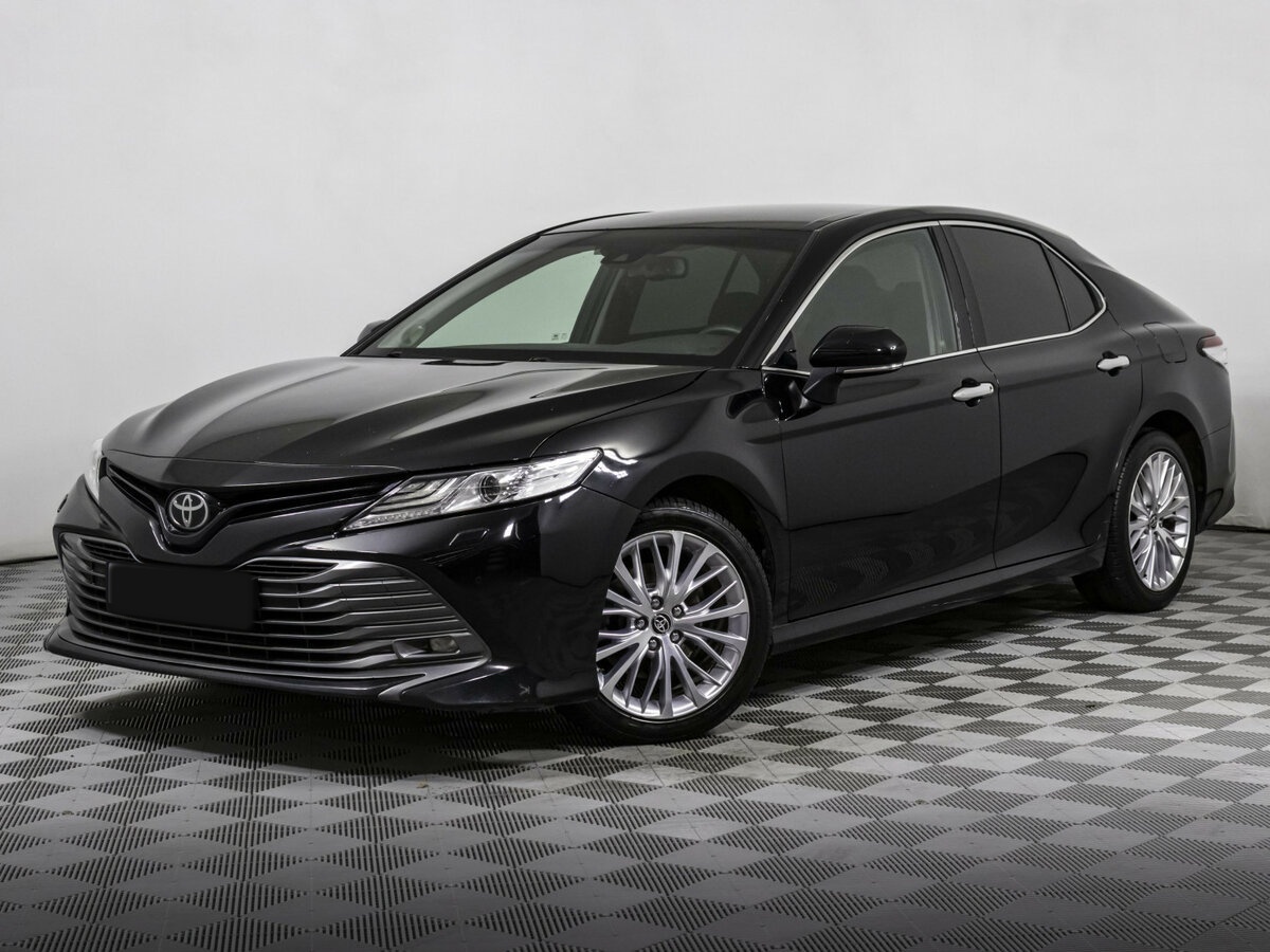 Toyota Camry 2020 года с пробегом. Посмотреть фото
