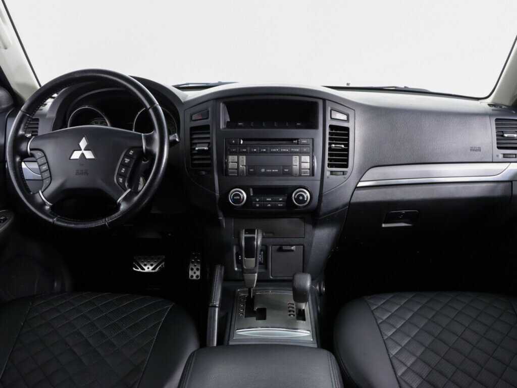 Mitsubishi Pajero 2013 года с пробегом. Фото: #14