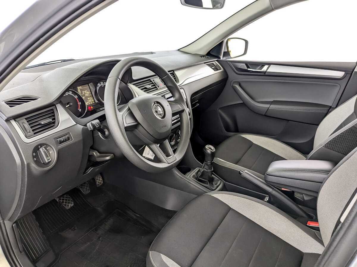 Skoda Rapid 2018 года с пробегом. Фото: #13