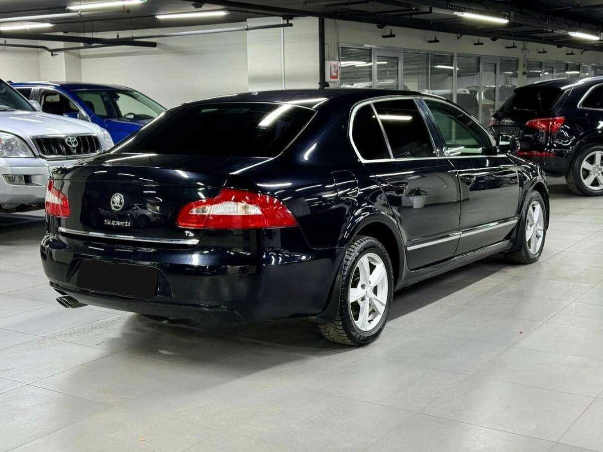 Skoda Superb 2013 года с пробегом. Фото: #2