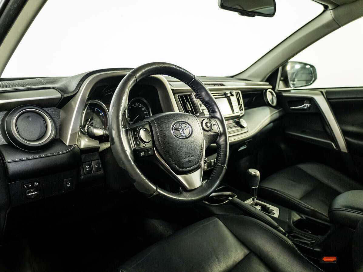 Toyota RAV4 2015 года с пробегом. Фото: #10