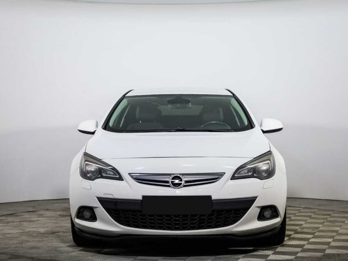 Opel Astra 2012 года с пробегом. Посмотреть фото