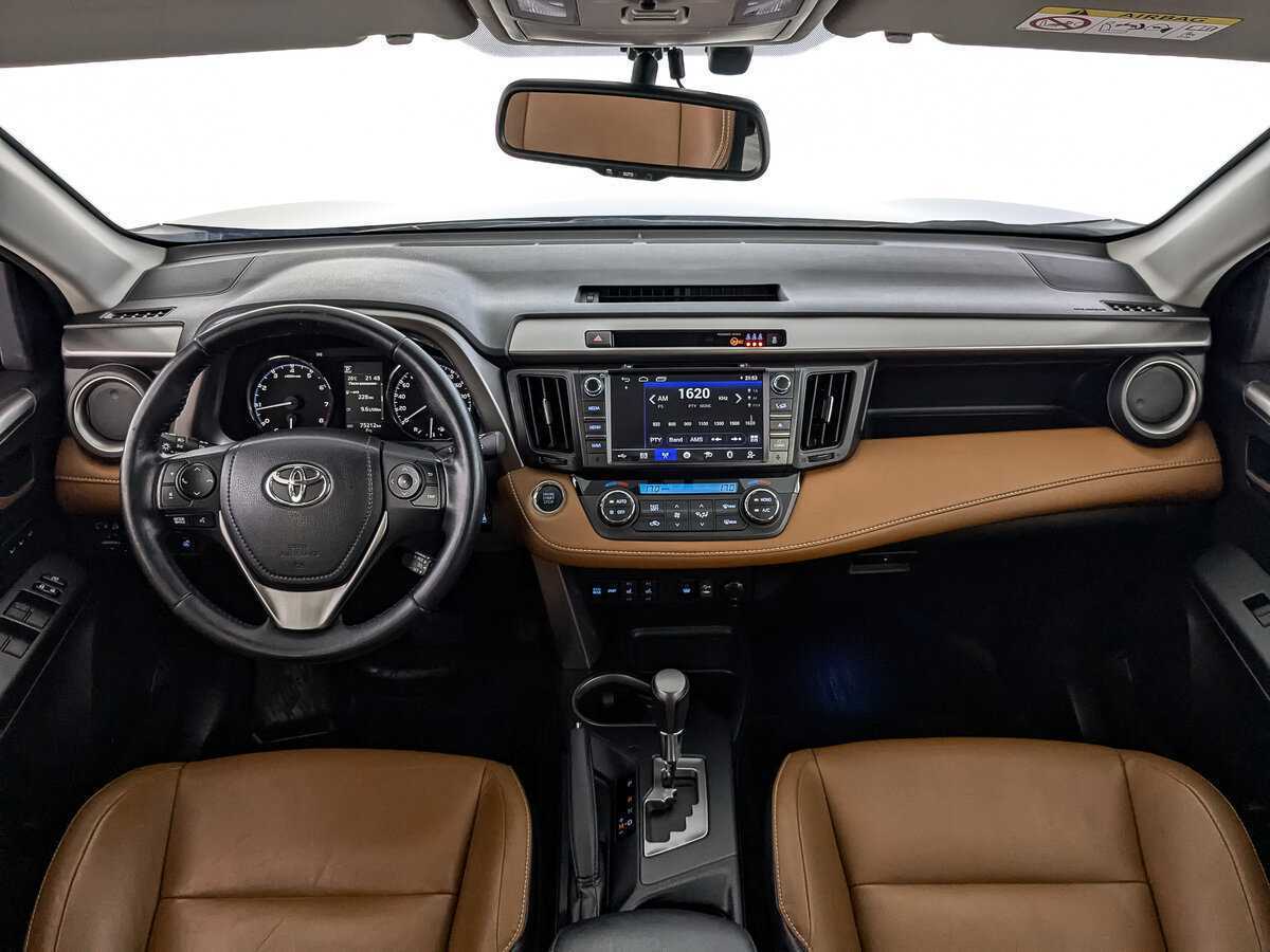 Toyota RAV4 2017 года с пробегом. Фото: #9