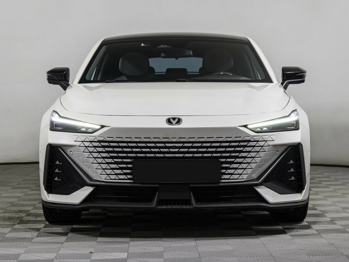 Changan UNI-V 2023 года с пробегом. Фото: #1