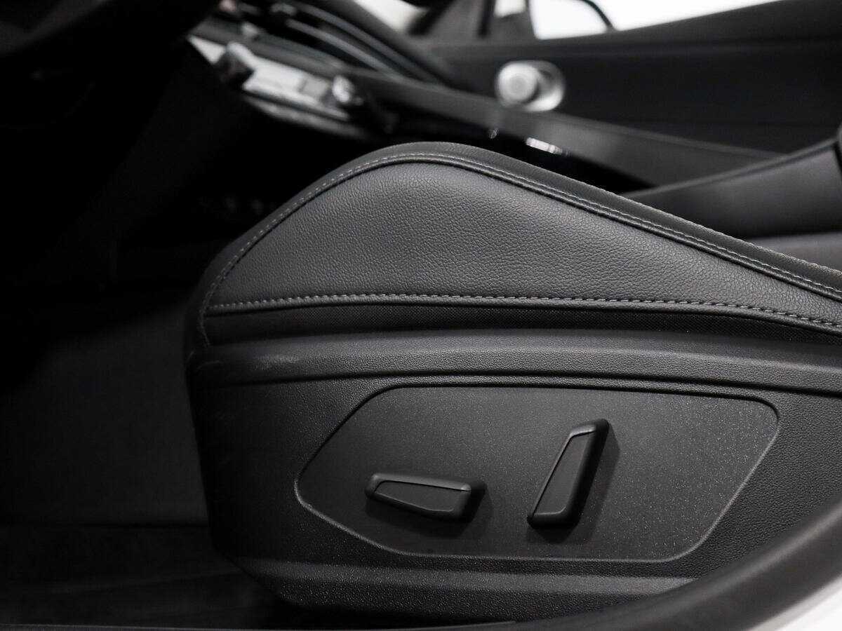 Hyundai Elantra 2024 года с пробегом. Фото: #9