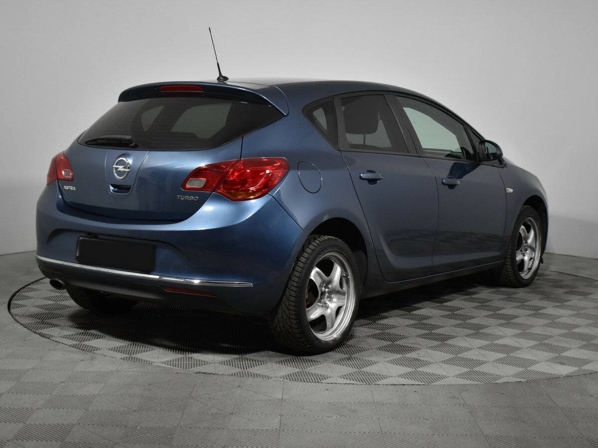 Opel Astra 2012 года с пробегом. Фото: #4