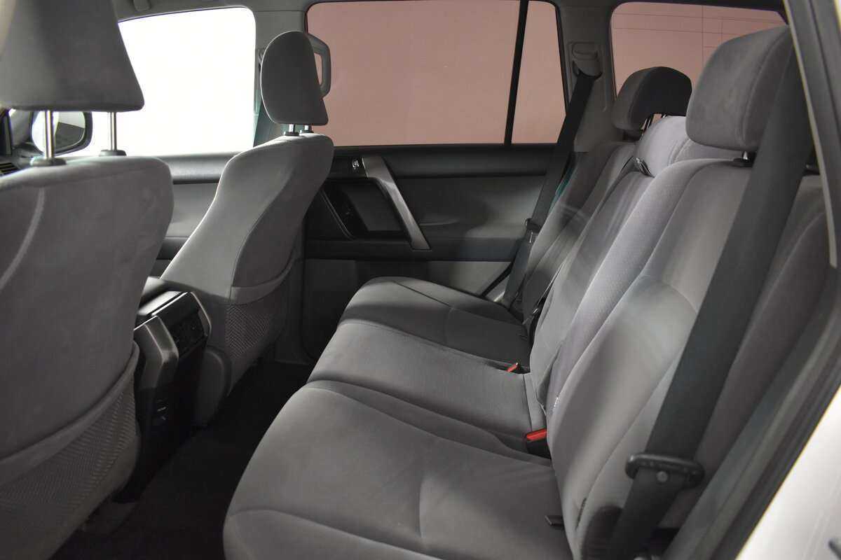 Toyota Land Cruiser Prado 2012 года с пробегом. Фото: #6