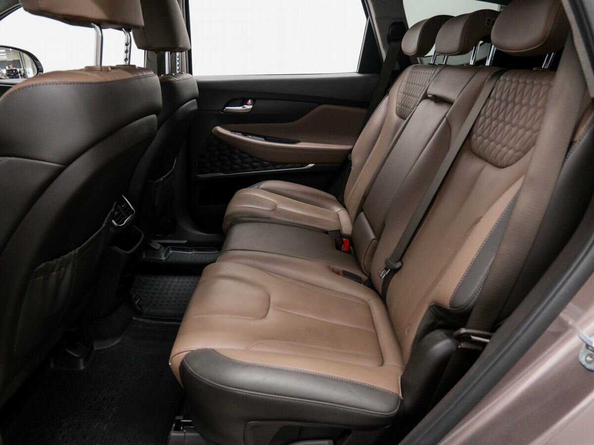 Hyundai Santa Fe 2018 года с пробегом. Фото: #12