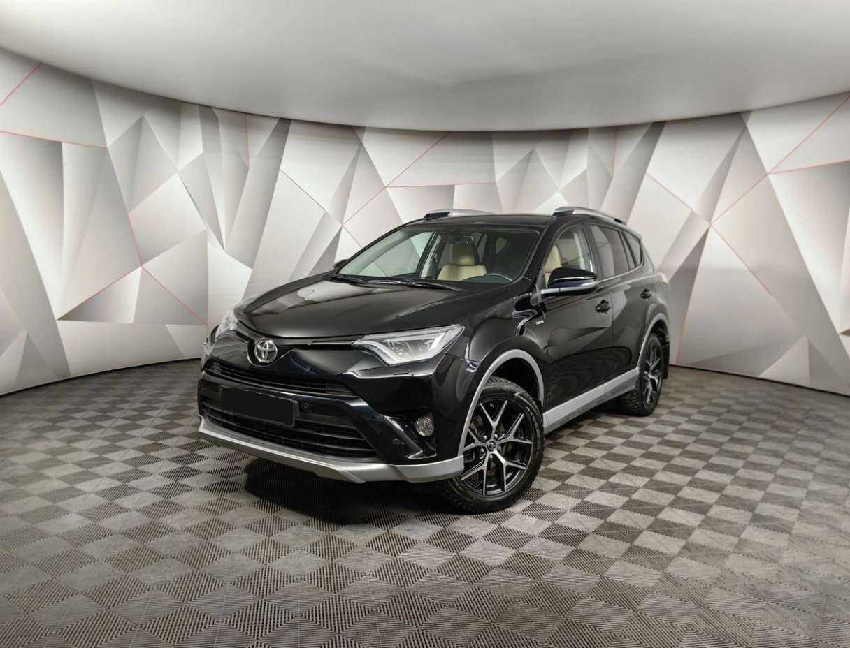 Toyota RAV4 2017 года с пробегом. Посмотреть фото