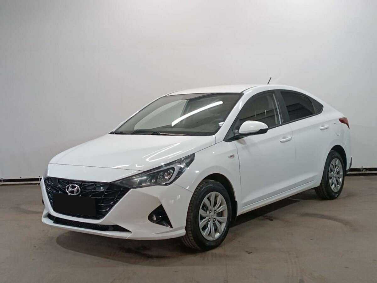 Hyundai Solaris 2022 года с пробегом. Посмотреть фото