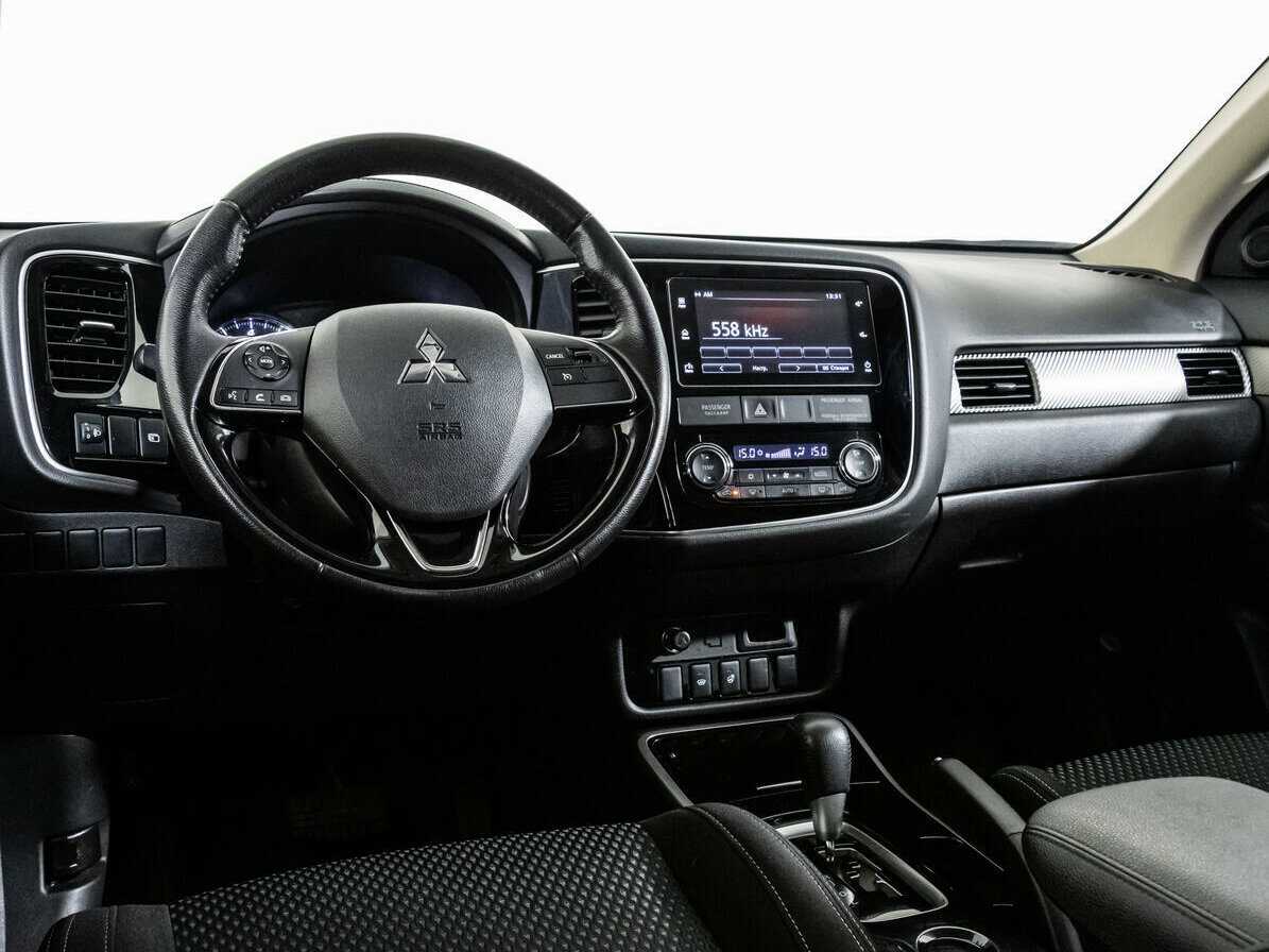 Mitsubishi Outlander 2018 года с пробегом. Фото: #10