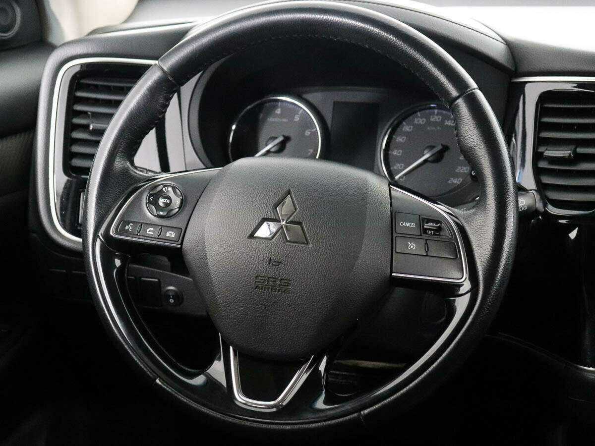 Mitsubishi Outlander 2018 года с пробегом. Фото: #12