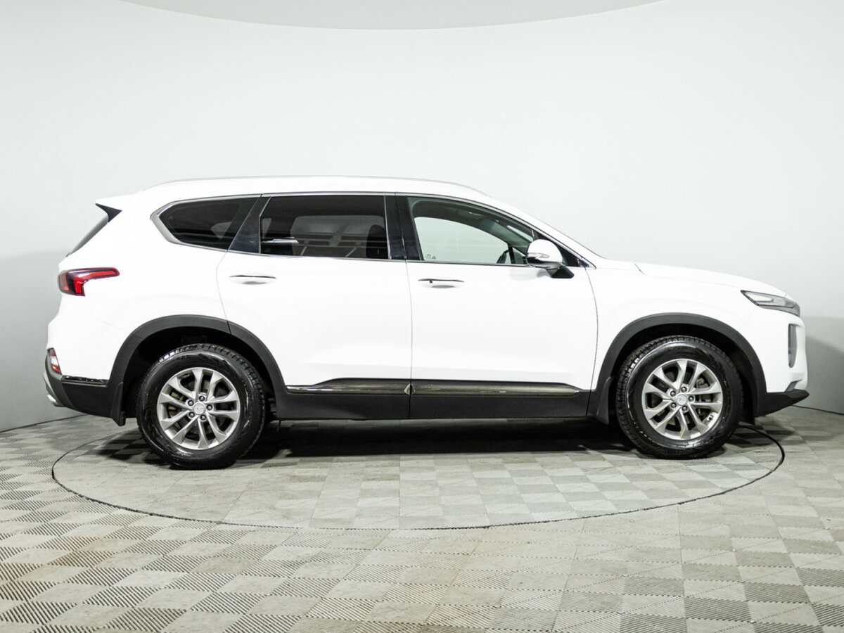 Hyundai Santa Fe 2020 года с пробегом. Фото: #3
