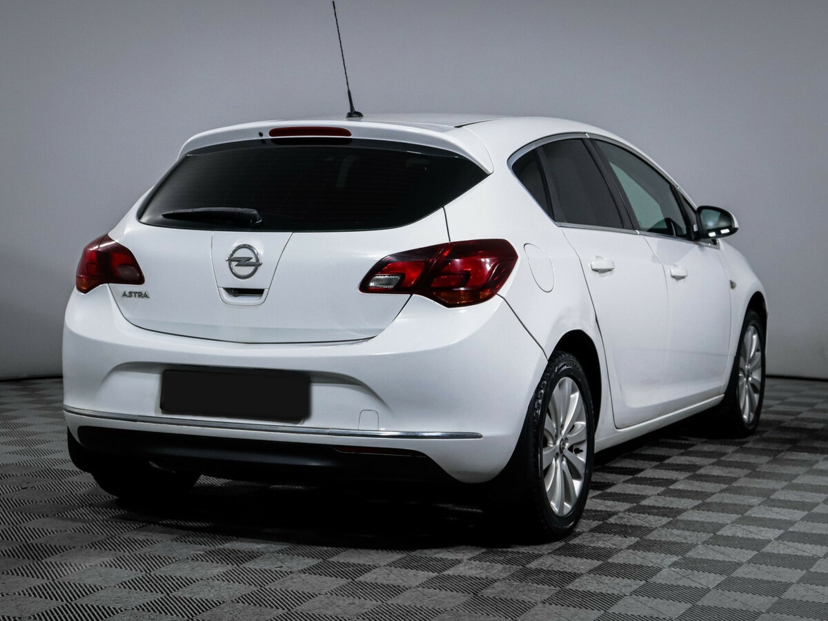 Opel Astra 2014 года с пробегом. Фото: #3